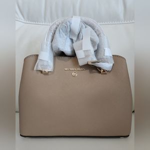 MICHAEL KORS EDITH SMALL SAFFIANO LEATHER SATCHEL (COLOR:CAMEL)